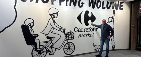 Een nieuwe franchisewinkel Carrefour Market in het Woluwe-winkelcentrum